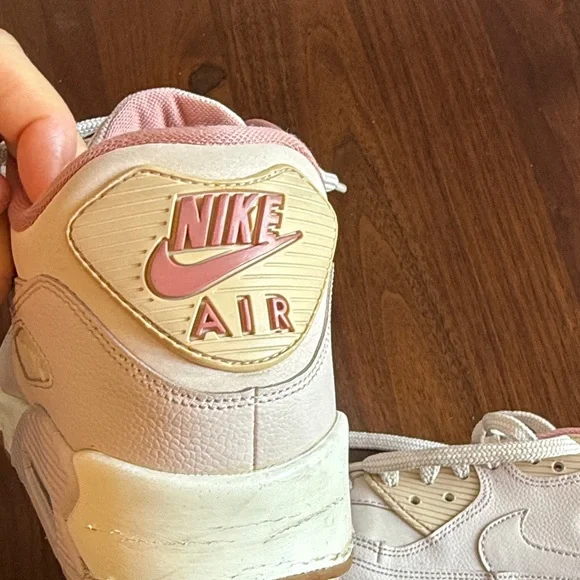 Nike Women’s Cream and Pink Athletic Sneakers - 10W - Picture 10 of 14